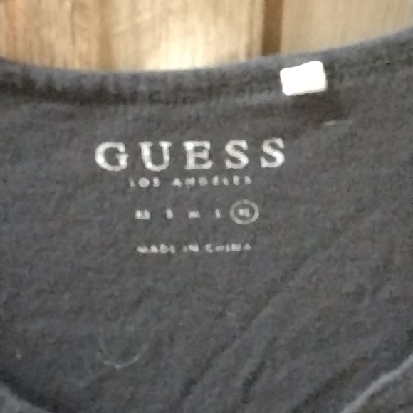 Pretty Pre-Owned Guess Brand Short Sleeve T-shirt (Black Color) - Picture 5 of 12